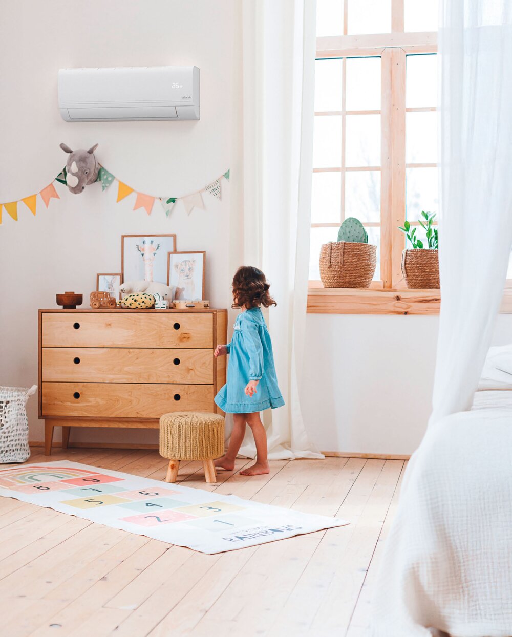 Unité intérieure murale de climatisation dans une chambre